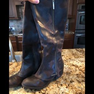 Donald J Pliner 6.5 NWT boots
